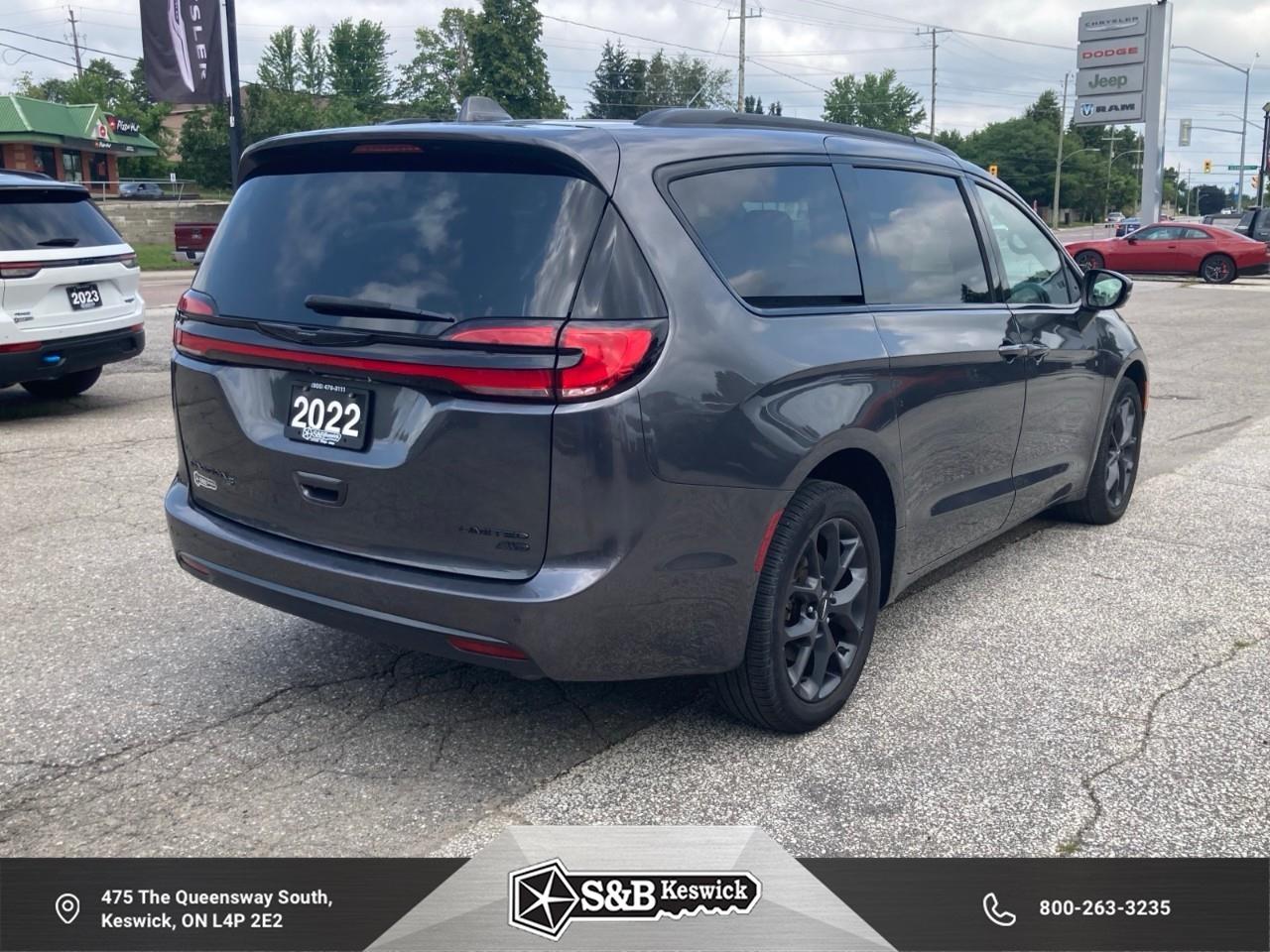 2022 Chrysler Pacifica Limited All-Wheel Drive Passenger Van Photo