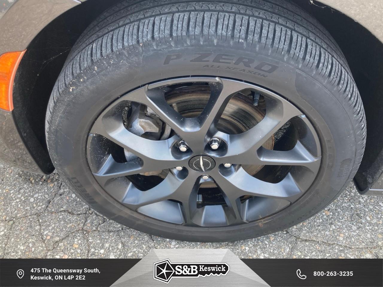 2022 Chrysler Pacifica Limited All-Wheel Drive Passenger Van Photo