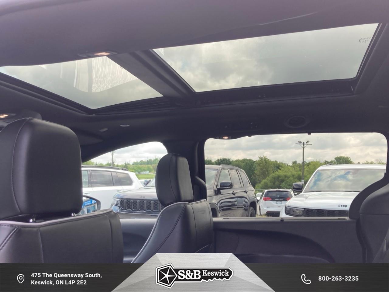 2022 Chrysler Pacifica Limited All-Wheel Drive Passenger Van Photo