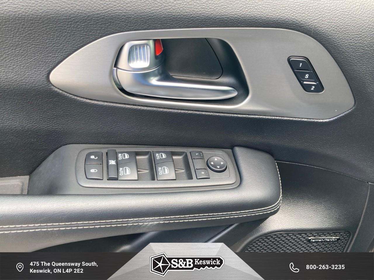 2022 Chrysler Pacifica Limited All-Wheel Drive Passenger Van Photo