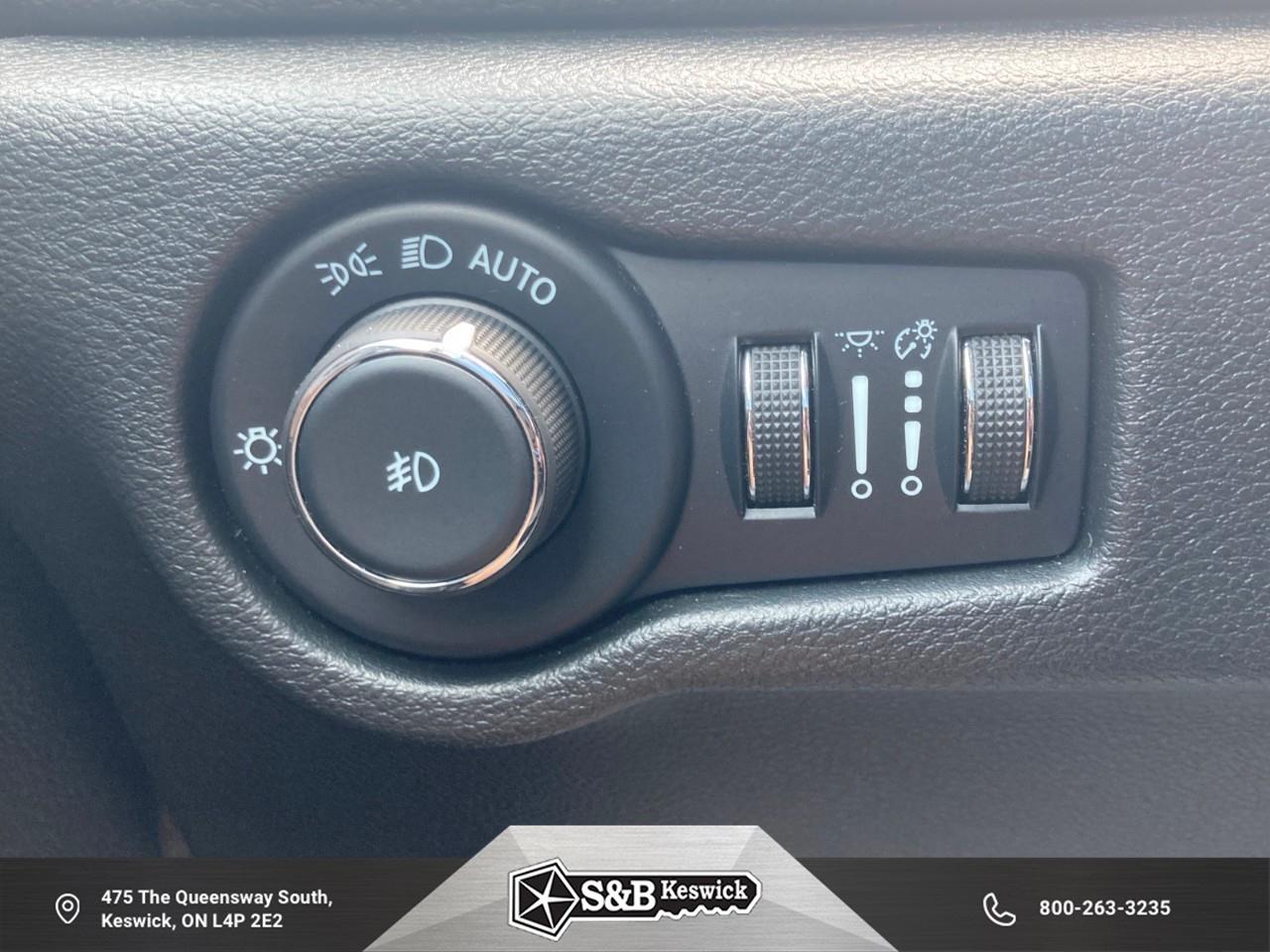 2022 Chrysler Pacifica Limited All-Wheel Drive Passenger Van Photo