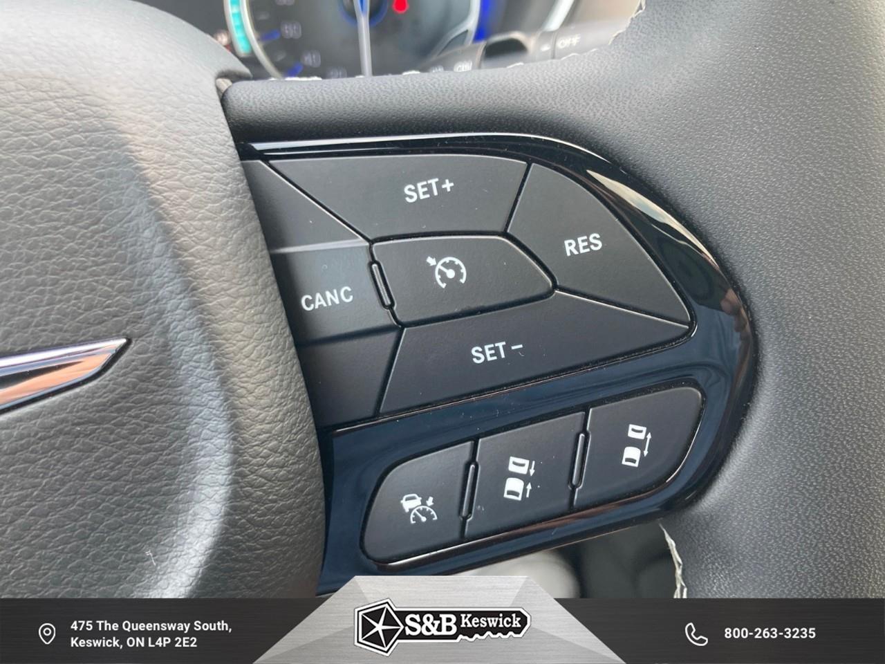 2022 Chrysler Pacifica Limited All-Wheel Drive Passenger Van Photo