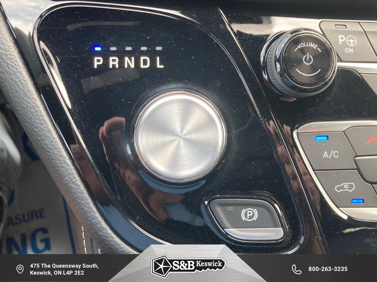 2022 Chrysler Pacifica Limited All-Wheel Drive Passenger Van Photo
