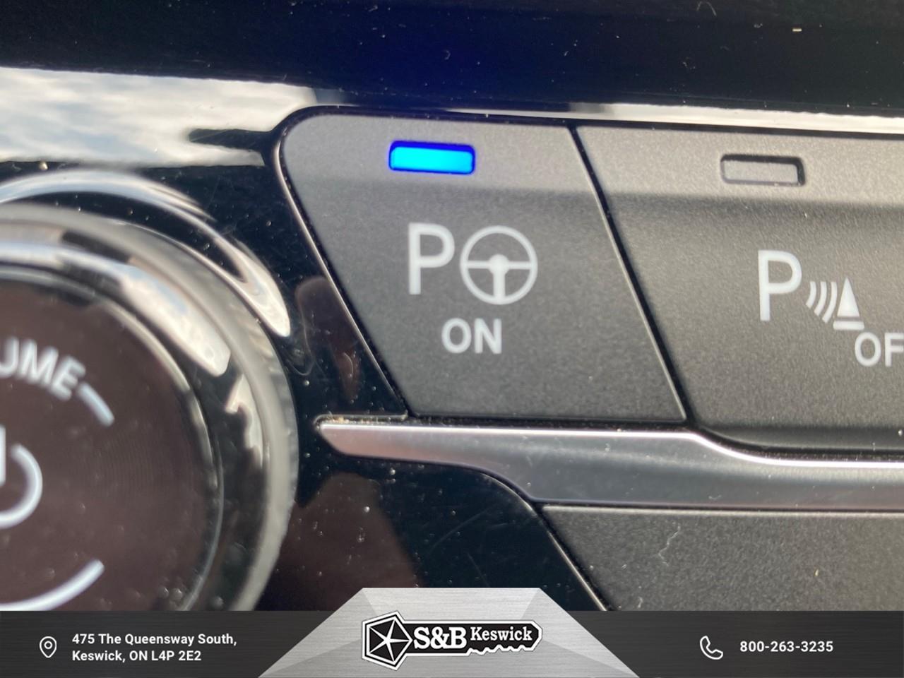 2022 Chrysler Pacifica Limited All-Wheel Drive Passenger Van Photo