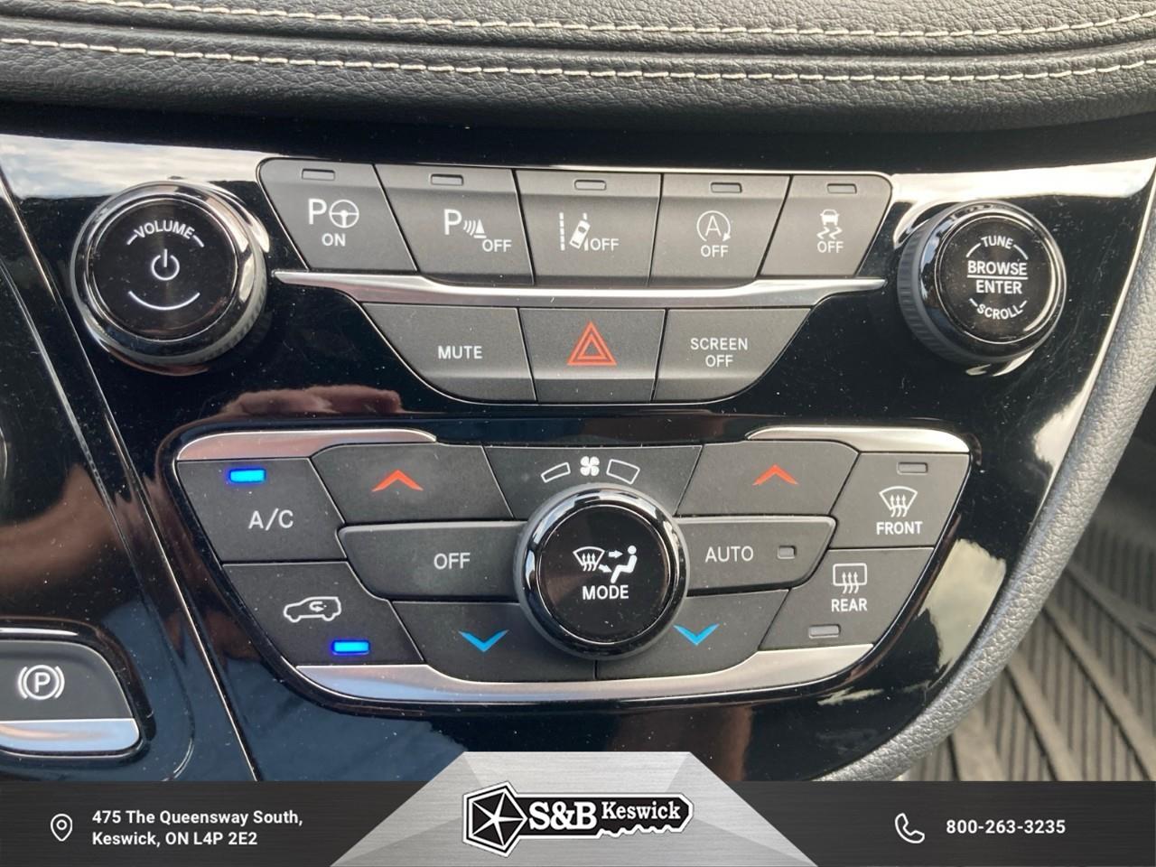 2022 Chrysler Pacifica Limited All-Wheel Drive Passenger Van Photo