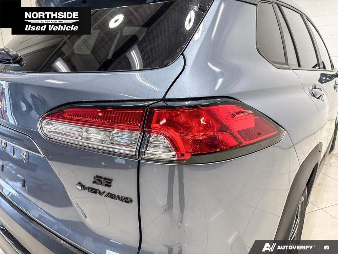 2025 Toyota Corolla Cross HYBRID SE AWD Photo