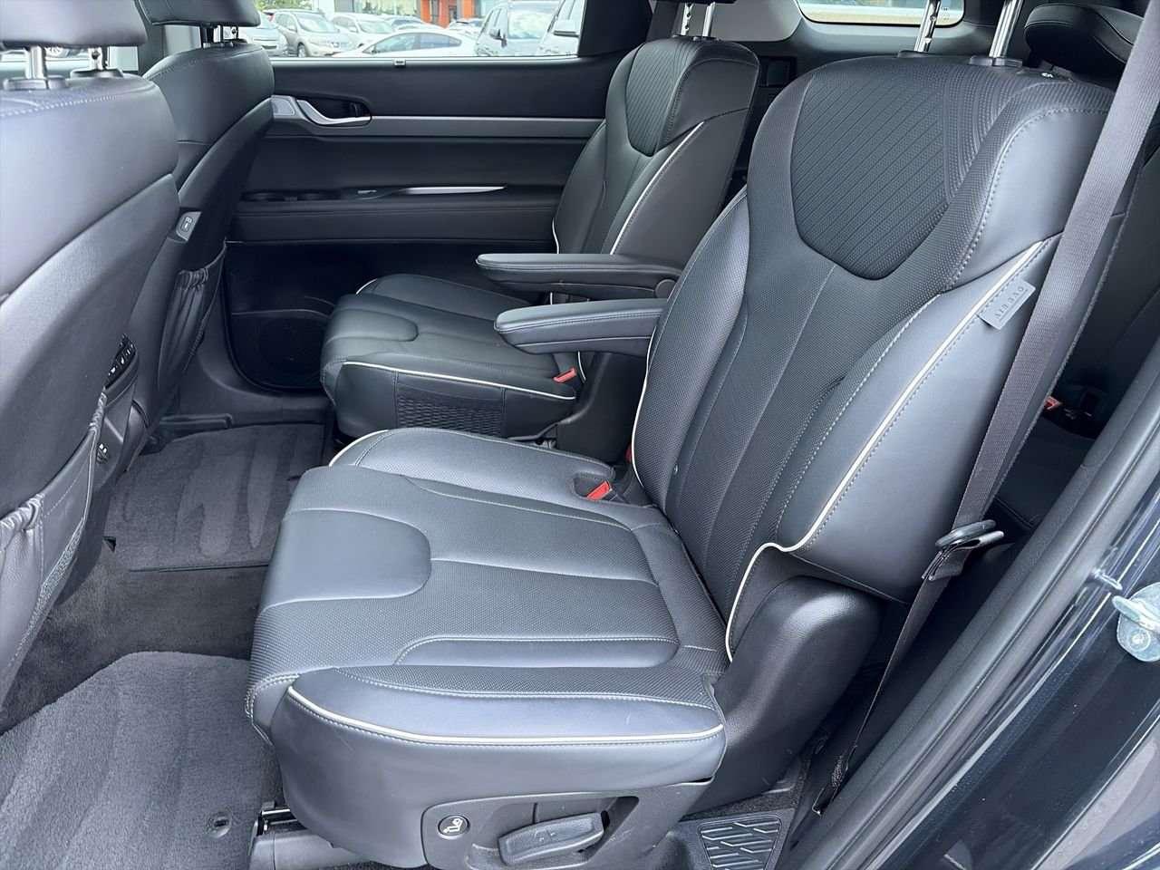 2025 Hyundai PALISADE Urban NO ACCIDENTS   7 PASSENGER  LOW MILEAGE Photo