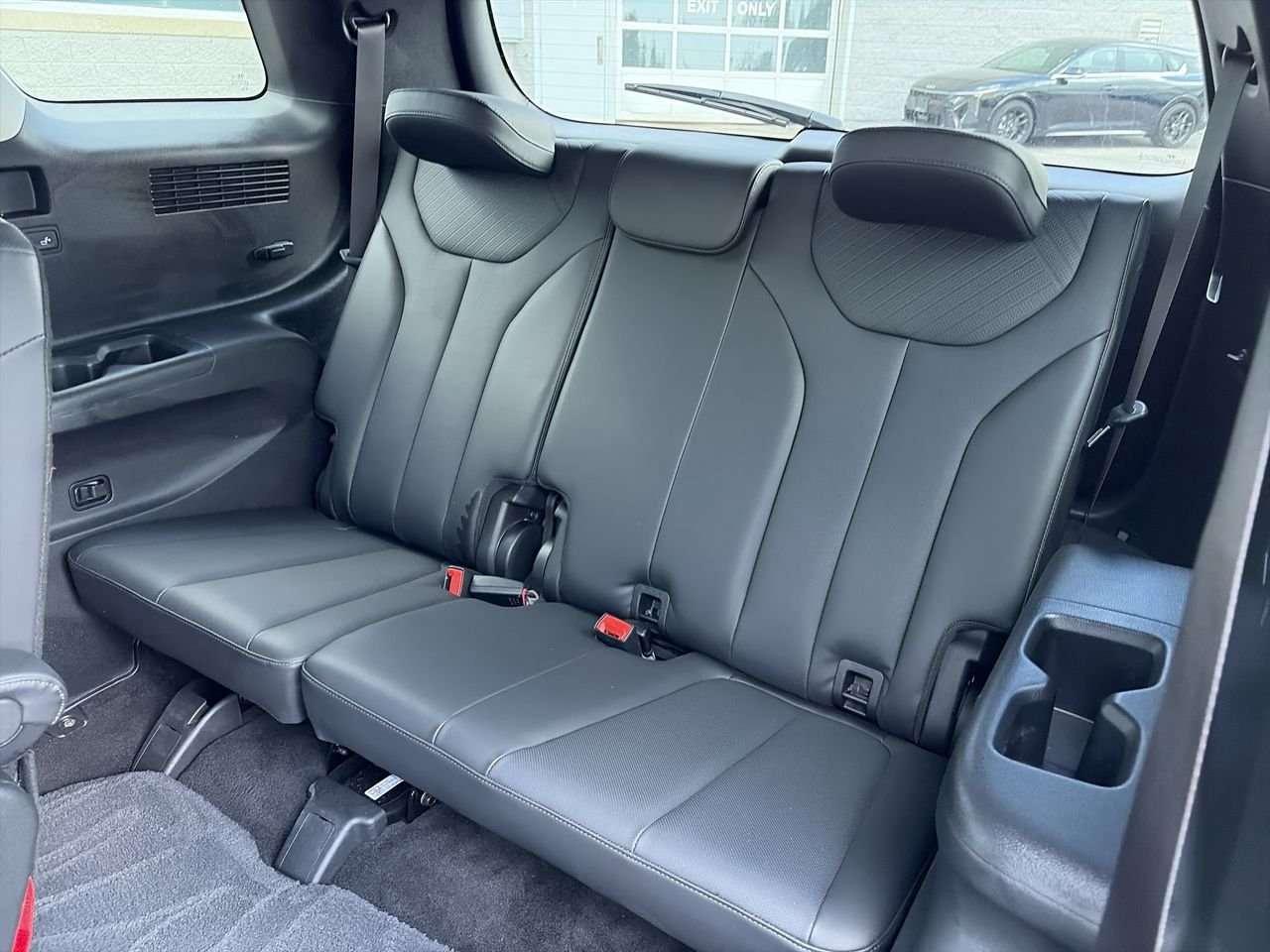 2025 Hyundai PALISADE Urban NO ACCIDENTS   7 PASSENGER  LOW MILEAGE Photo
