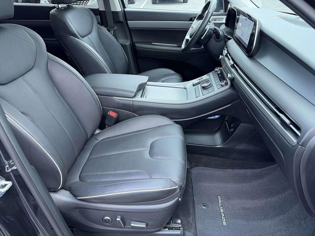 2025 Hyundai PALISADE Urban NO ACCIDENTS   7 PASSENGER  LOW MILEAGE Photo
