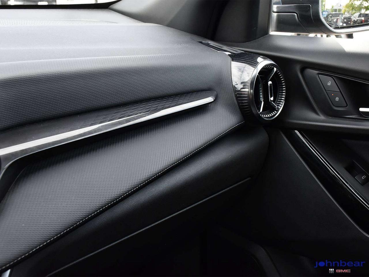 2025 Chevrolet Equinox AWD   PAN ROOF   REM START   SAFETY & TECHNOLOGY P Photo