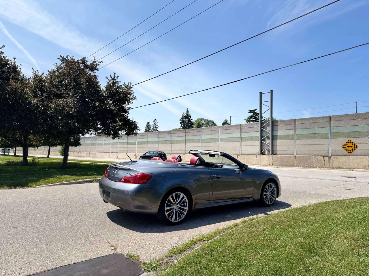 2014 Infiniti Q60 Sport   CONVERTIBLE   LOW KMS Photo
