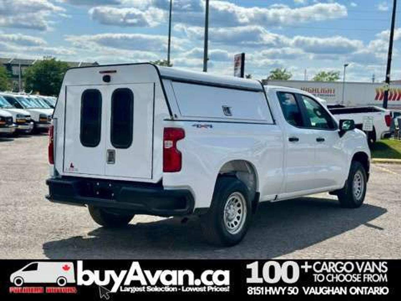 2023 Chevrolet 1500 Silverado 1500 Double Cab 4X4 Short Box + CAP Photo