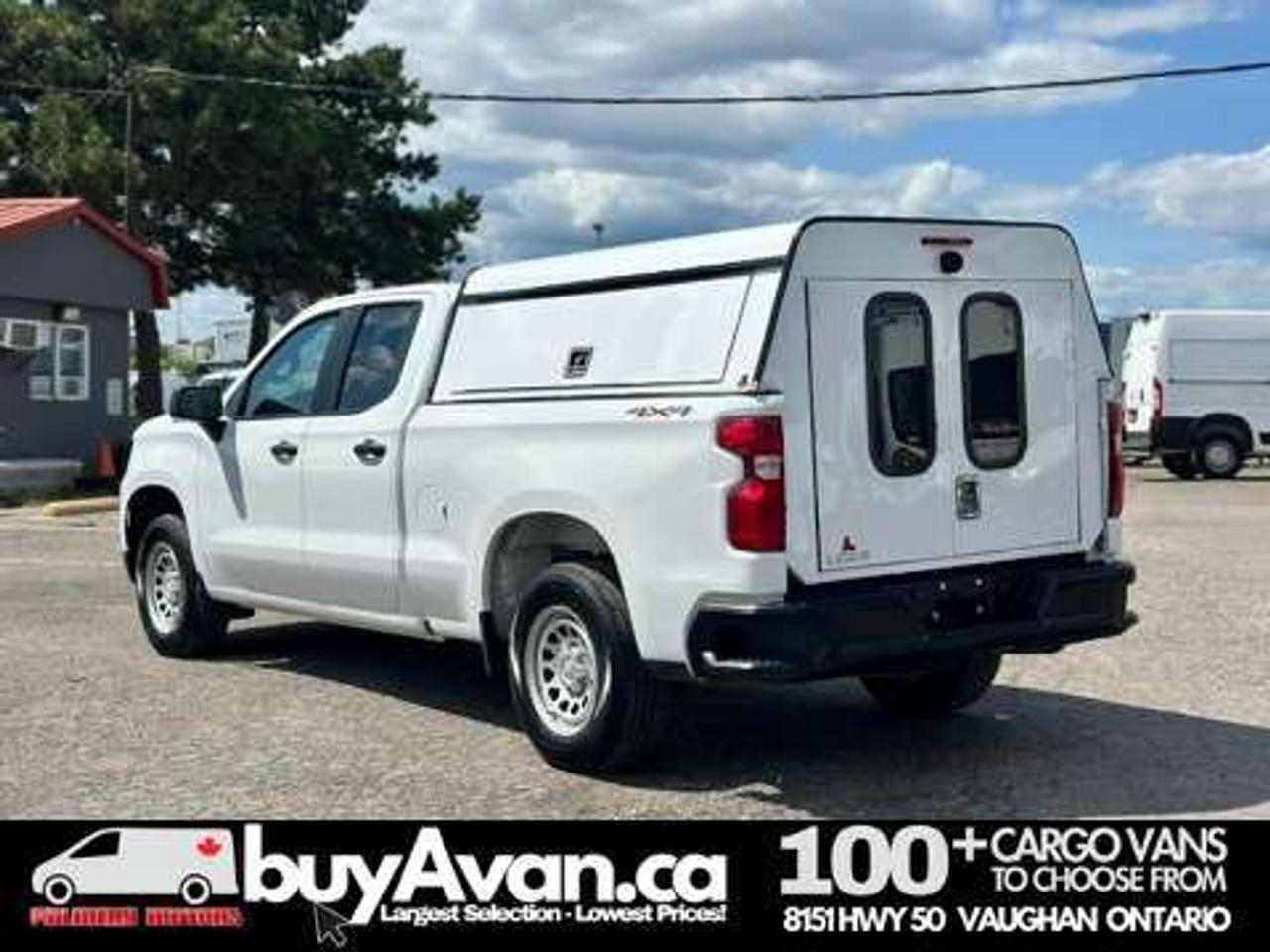 2023 Chevrolet 1500 Silverado 1500 Double Cab 4X4 Short Box + CAP Photo