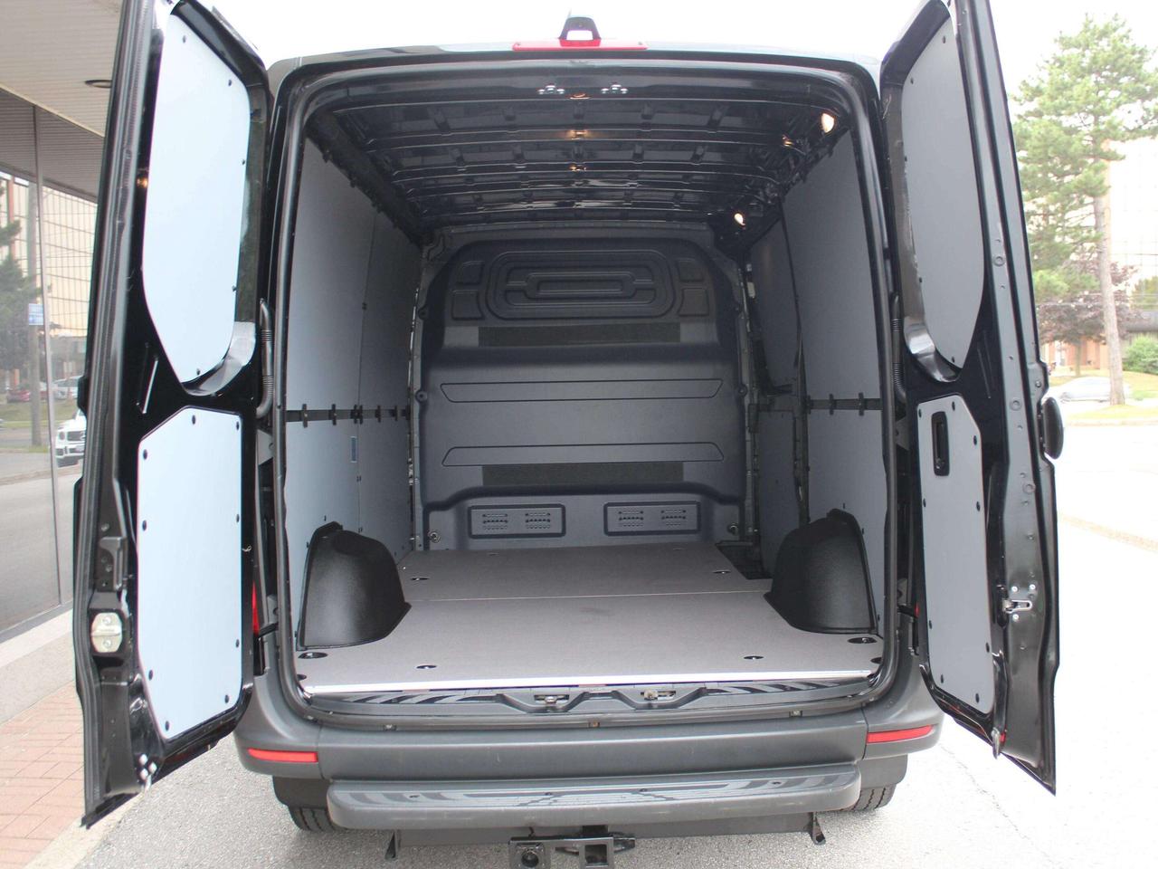 2020 Mercedes-Benz Sprinter 144" - LOW ROOF - 3.0L DIESEL - 3 SEATER - TOW PKG Photo