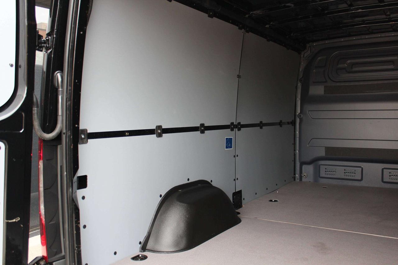2020 Mercedes-Benz Sprinter 144" - LOW ROOF - 3.0L DIESEL - 3 SEATER - TOW PKG Photo