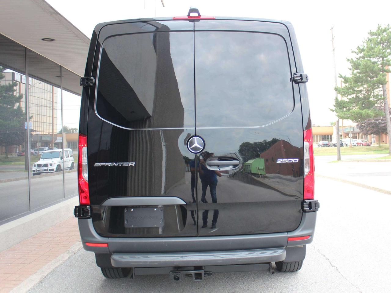 2020 Mercedes-Benz Sprinter 144" - LOW ROOF - 3.0L DIESEL - 3 SEATER - TOW PKG Photo