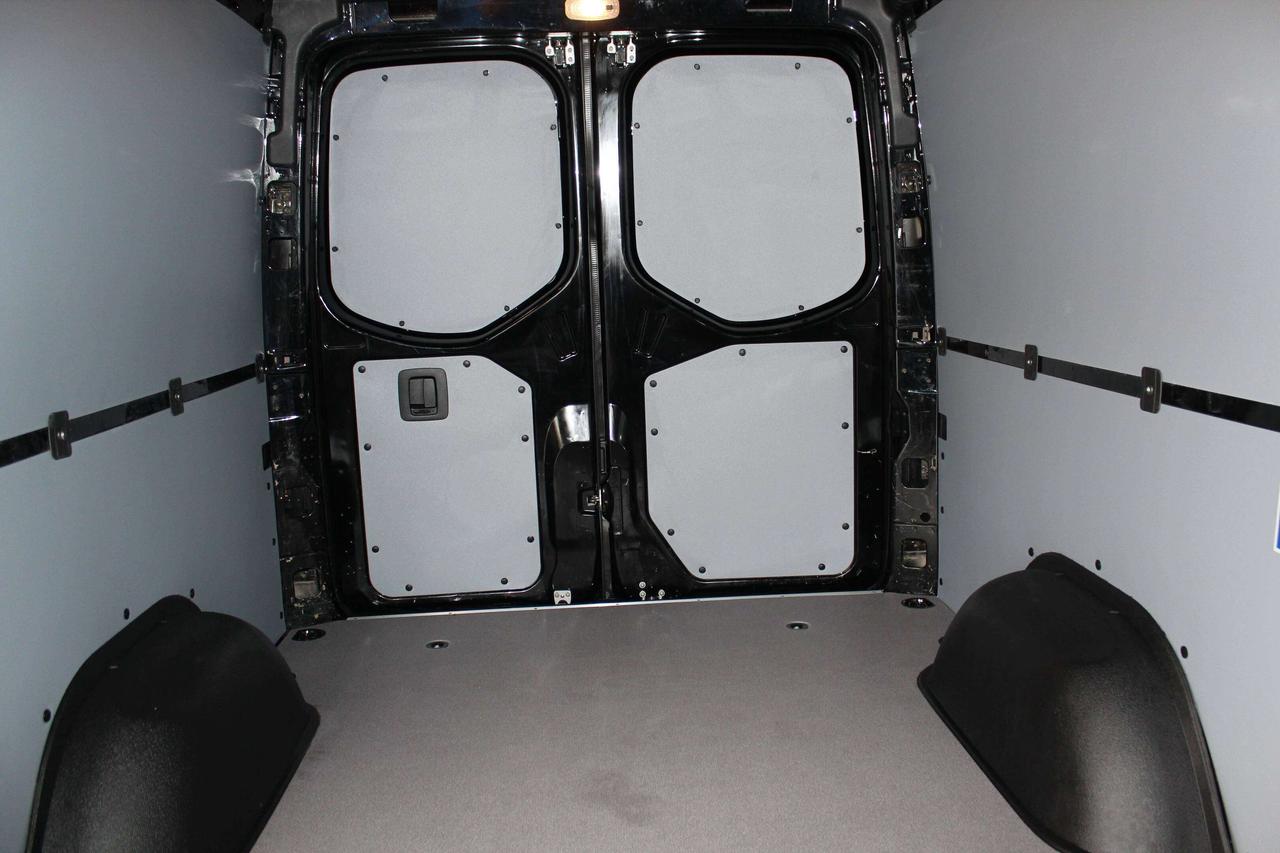 2020 Mercedes-Benz Sprinter 144" - LOW ROOF - 3.0L DIESEL - 3 SEATER - TOW PKG Photo