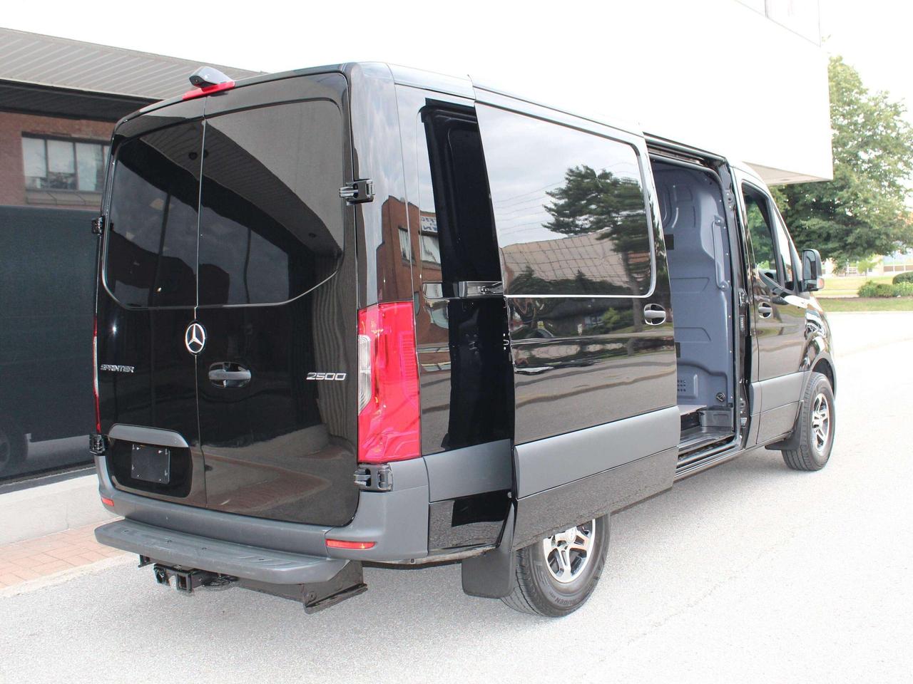 2020 Mercedes-Benz Sprinter 144" - LOW ROOF - 3.0L DIESEL - 3 SEATER - TOW PKG Photo