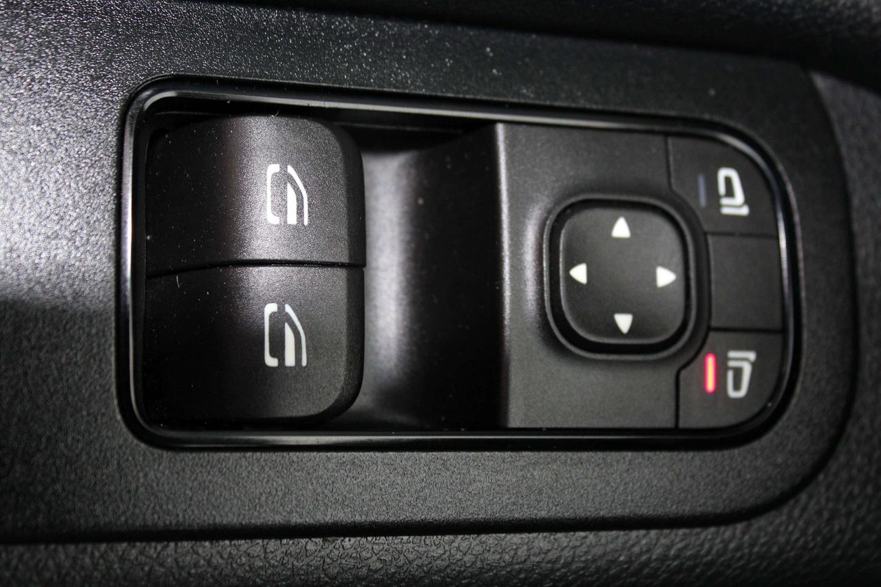 2020 Mercedes-Benz Sprinter 144" - LOW ROOF - 3.0L DIESEL - 3 SEATER - TOW PKG Photo