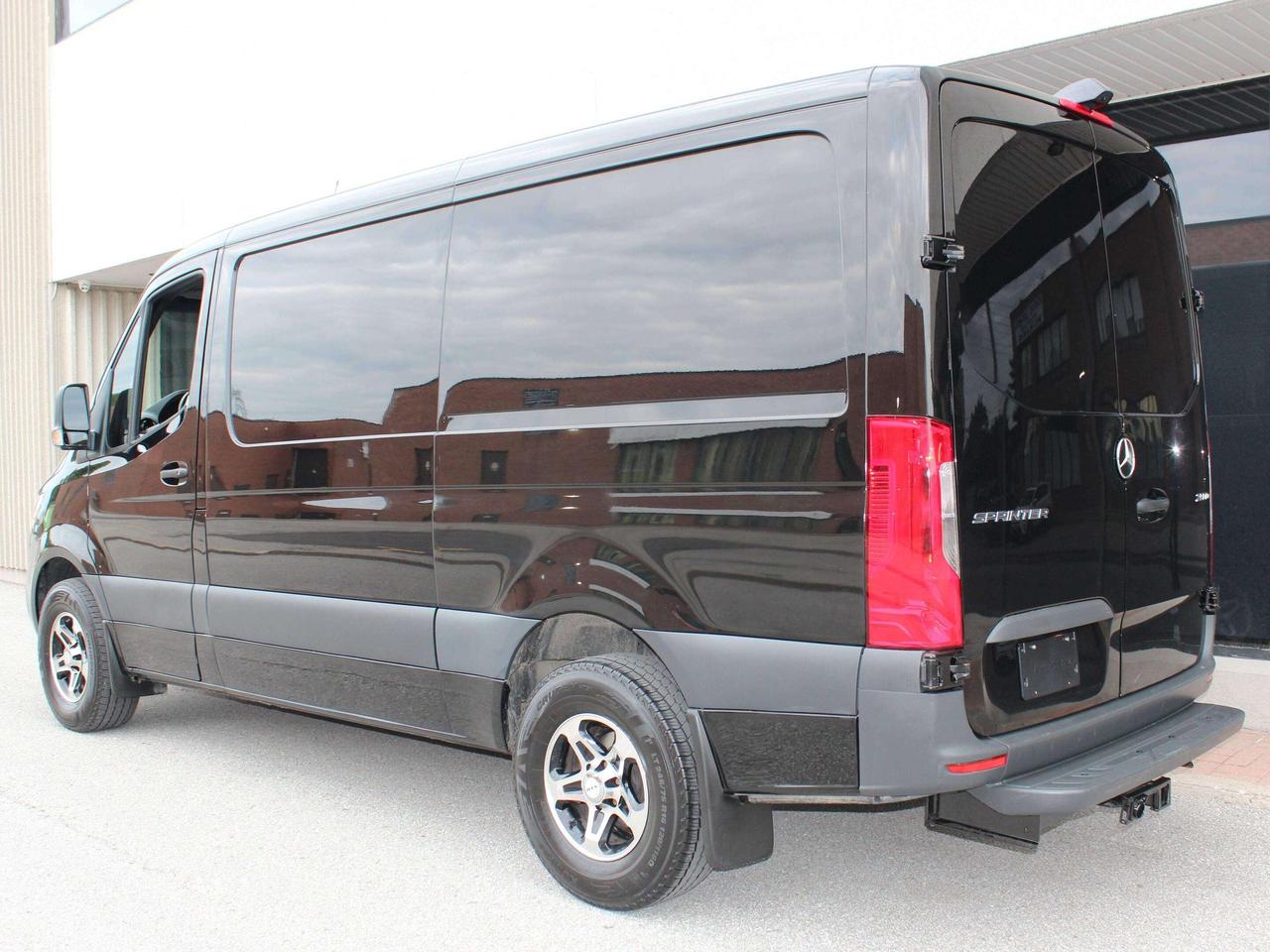 2020 Mercedes-Benz Sprinter 144" - LOW ROOF - 3.0L DIESEL - 3 SEATER - TOW PKG Photo