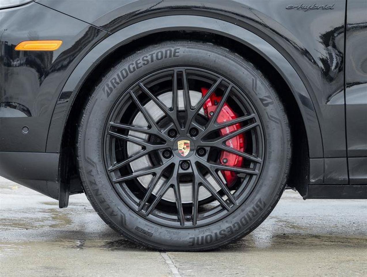 2024 Porsche Cayenne S E-Hybrid AWD Premium Pkg Plus 21 RS Spyder Desig Photo