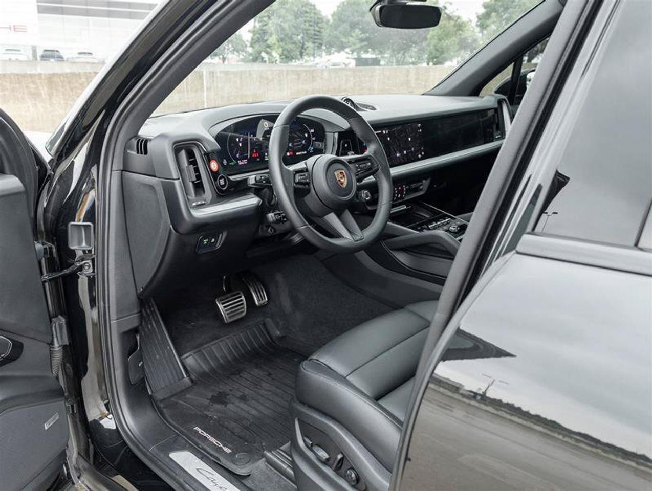 2024 Porsche Cayenne S E-Hybrid AWD Premium Pkg Plus 21 RS Spyder Desig Photo