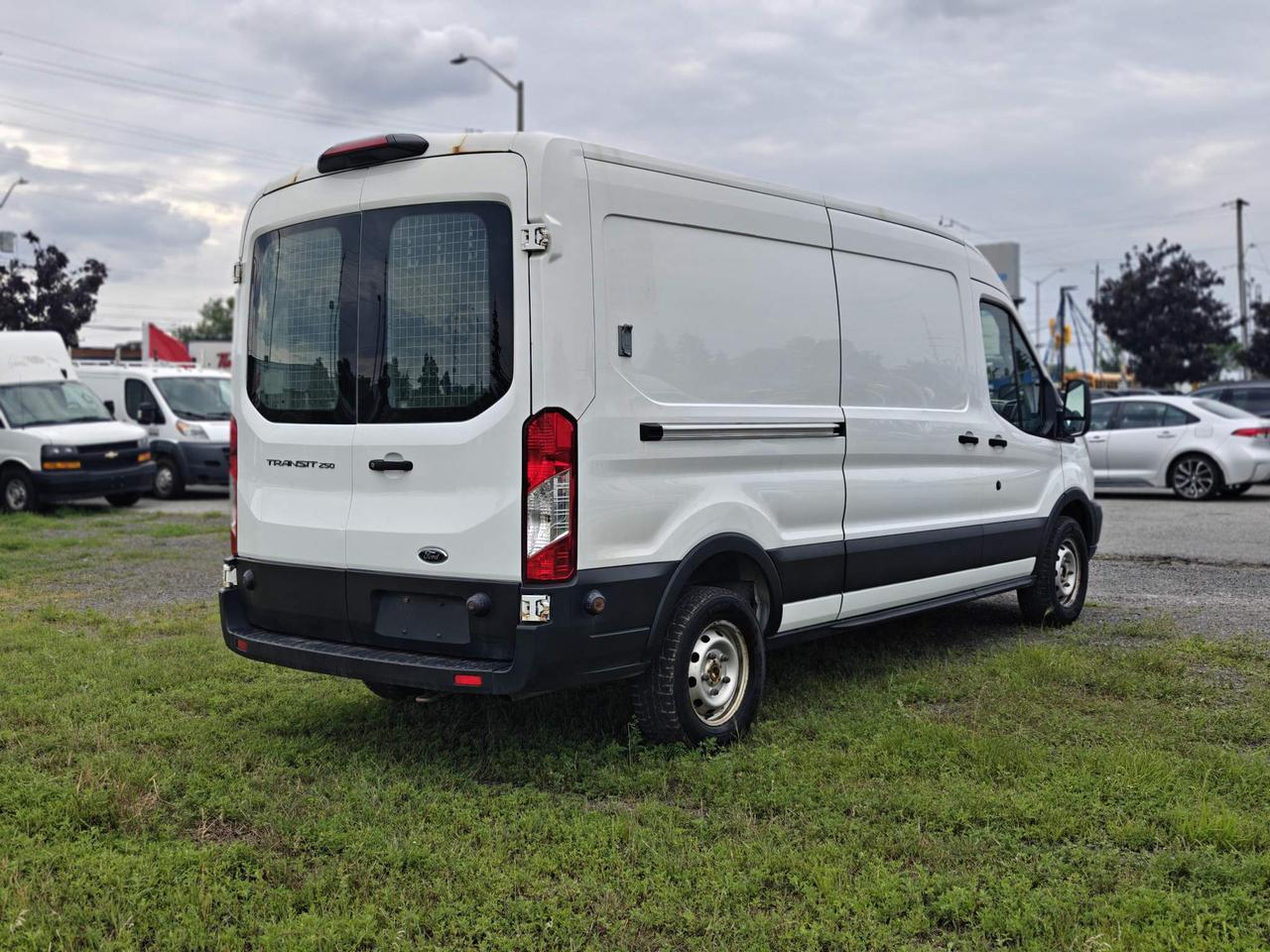 2019 Ford Transit-250 Base w/Sliding Pass-Side Cargo Door Medium Roof Cargo Van 147.6 in. WB Photo