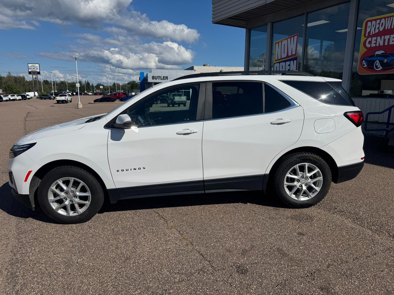 2023 Chevrolet Equinox LT All-wheel Drive Photo1