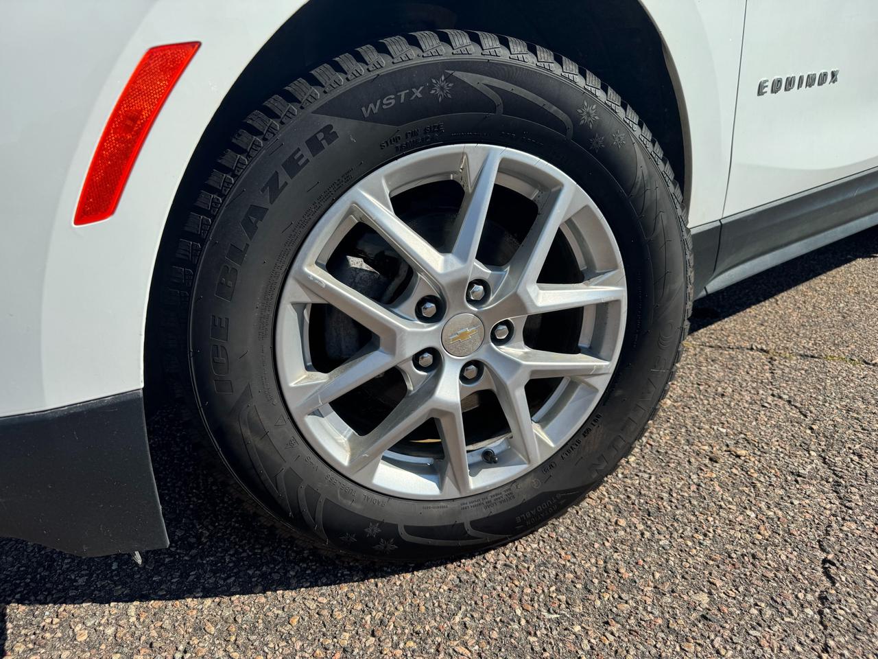2023 Chevrolet Equinox LT All-wheel Drive Photo