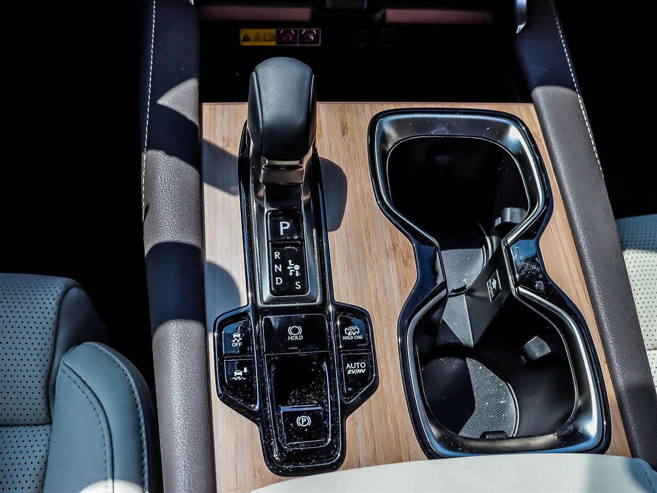 2025 Lexus RX EXECUTIVE PLUG IN HYBRID MARK LEVINSON 360CAM Photo