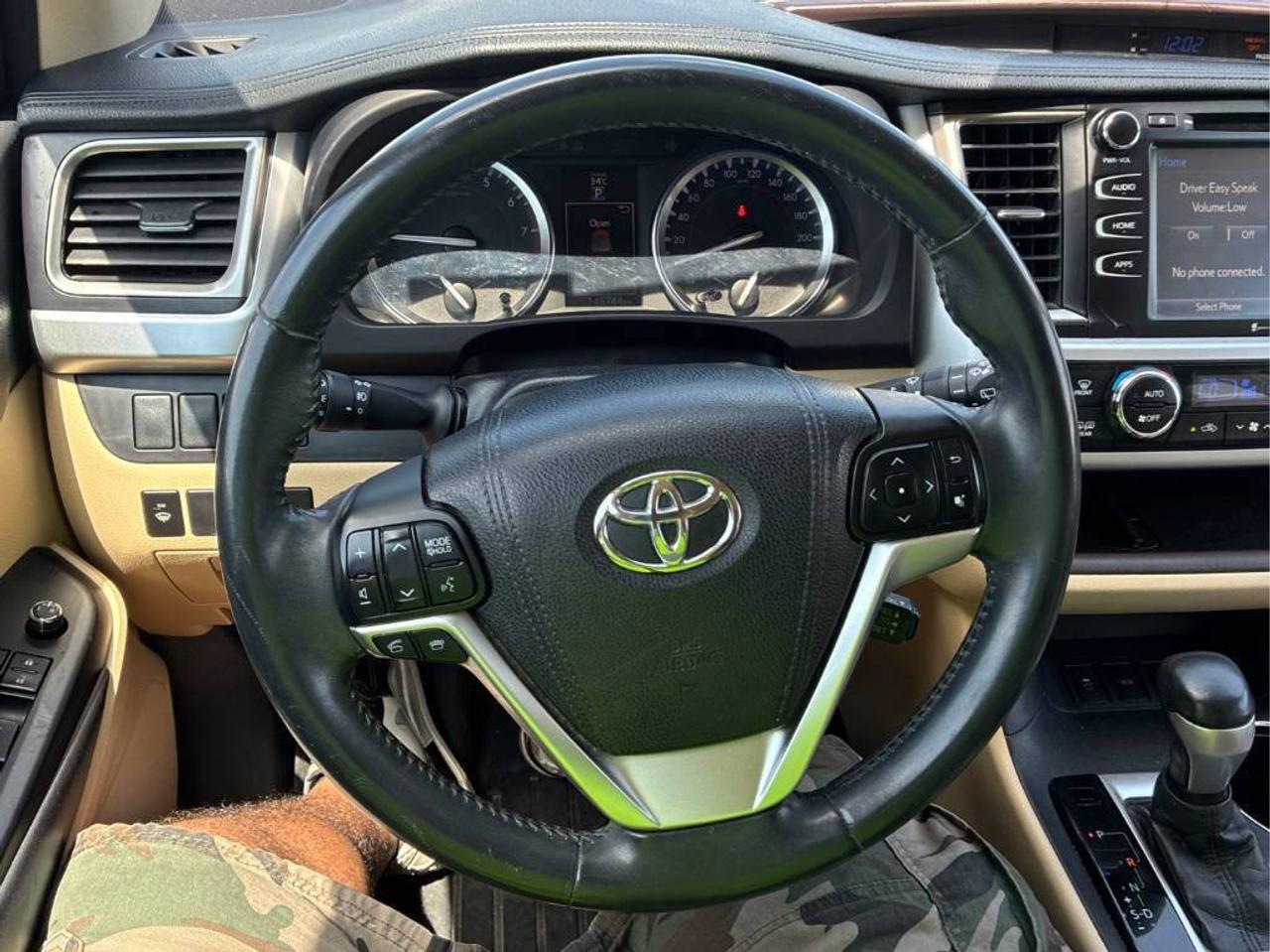 2016 Toyota Highlander XLE AWD V6 - LTHR! NAV! BACK-UP CAM! SUNROOF! 8 PA Photo