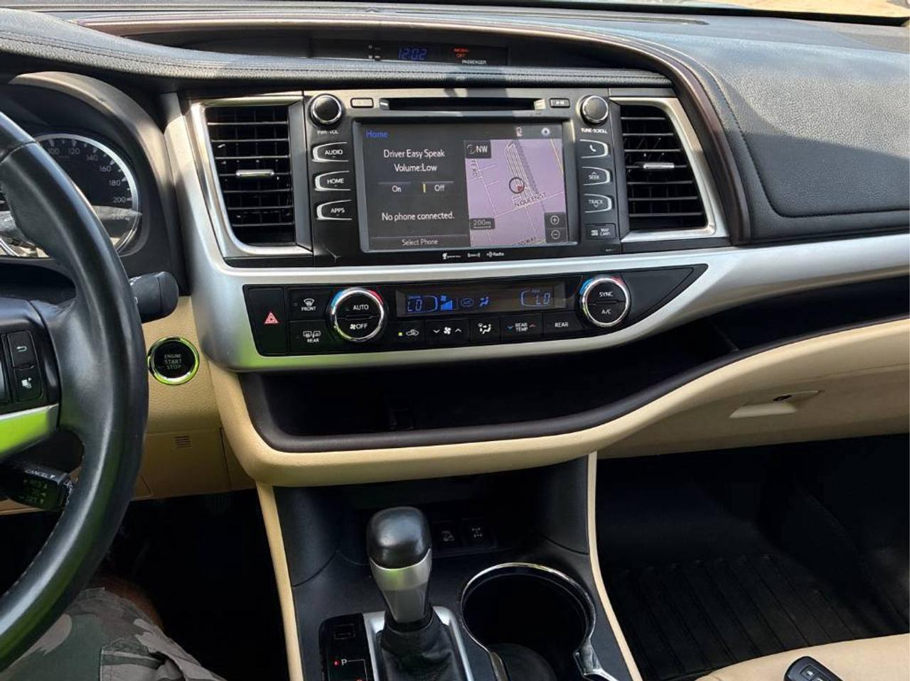 2016 Toyota Highlander XLE AWD V6 - LTHR! NAV! BACK-UP CAM! SUNROOF! 8 PA Photo
