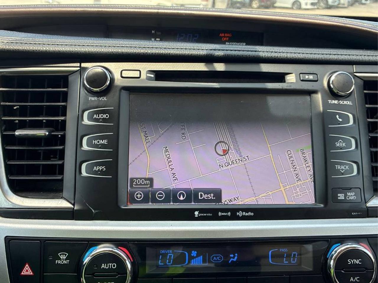 2016 Toyota Highlander XLE AWD V6 - LTHR! NAV! BACK-UP CAM! SUNROOF! 8 PA Photo