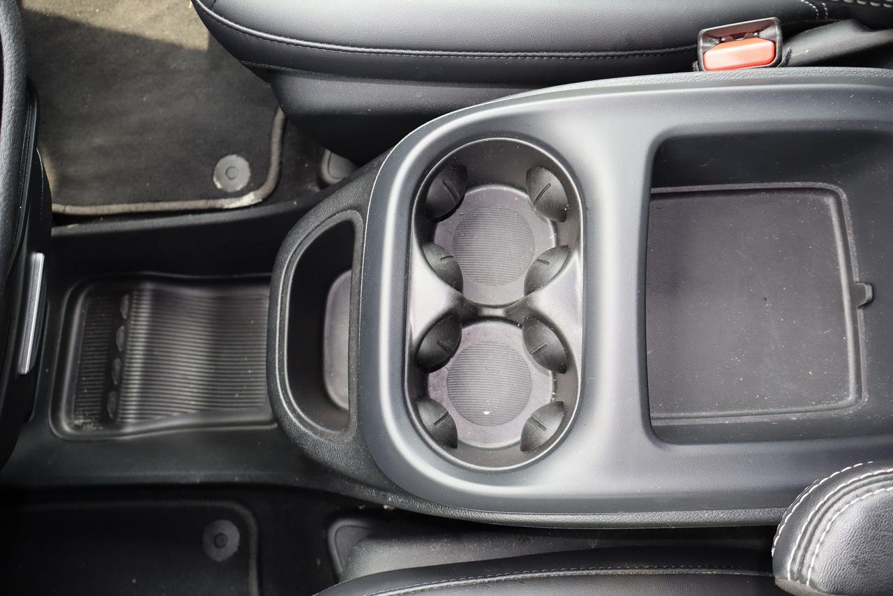2025 Chrysler Pacifica Select FWD Photo