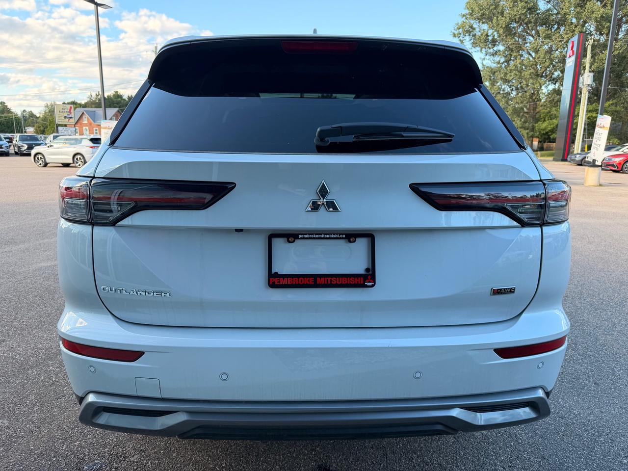 2026 Mitsubishi Outlander SE 4DR S-AWC Photo