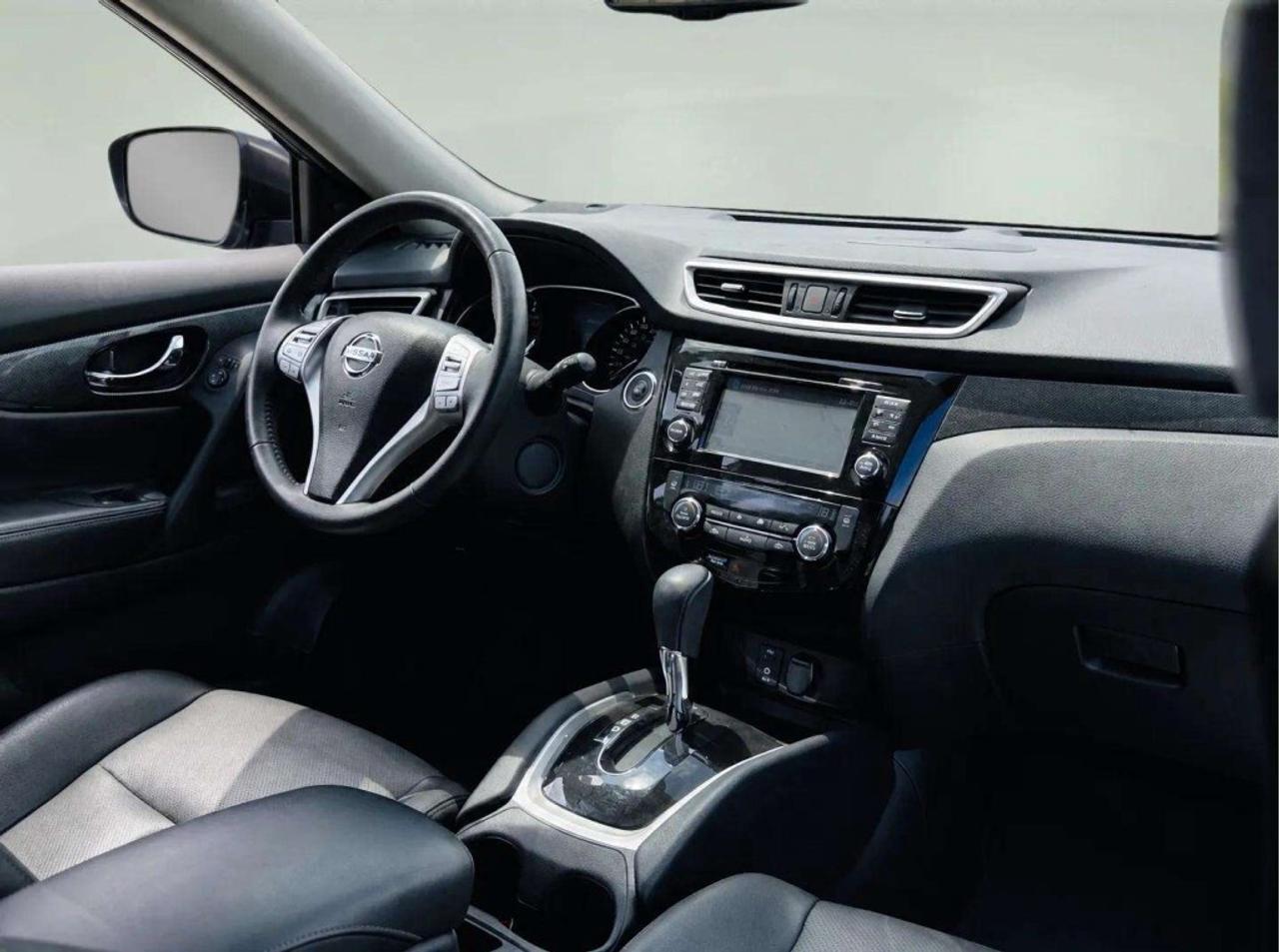 2015 Nissan Rogue SL AWD Photo