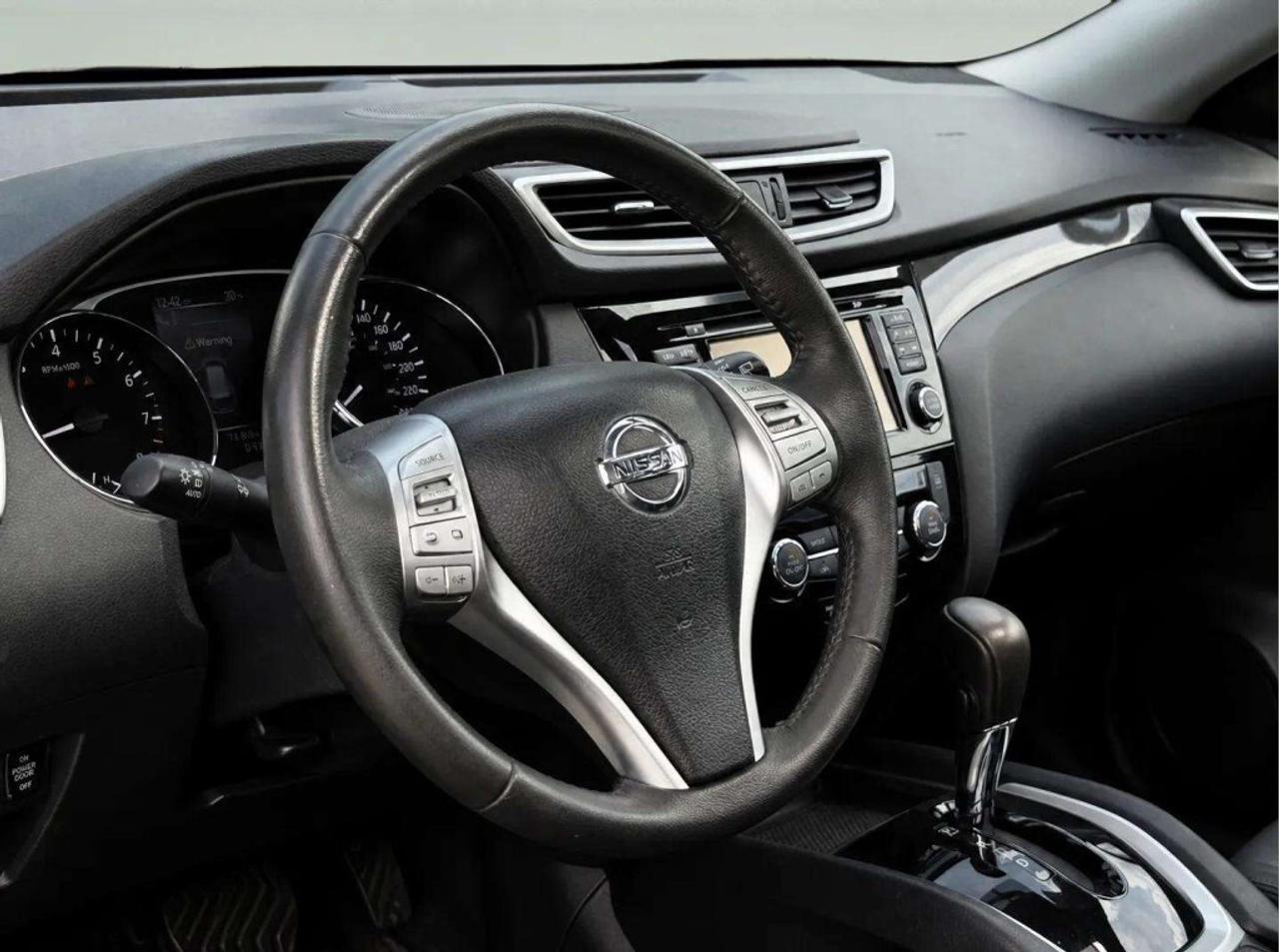2015 Nissan Rogue SL AWD Photo