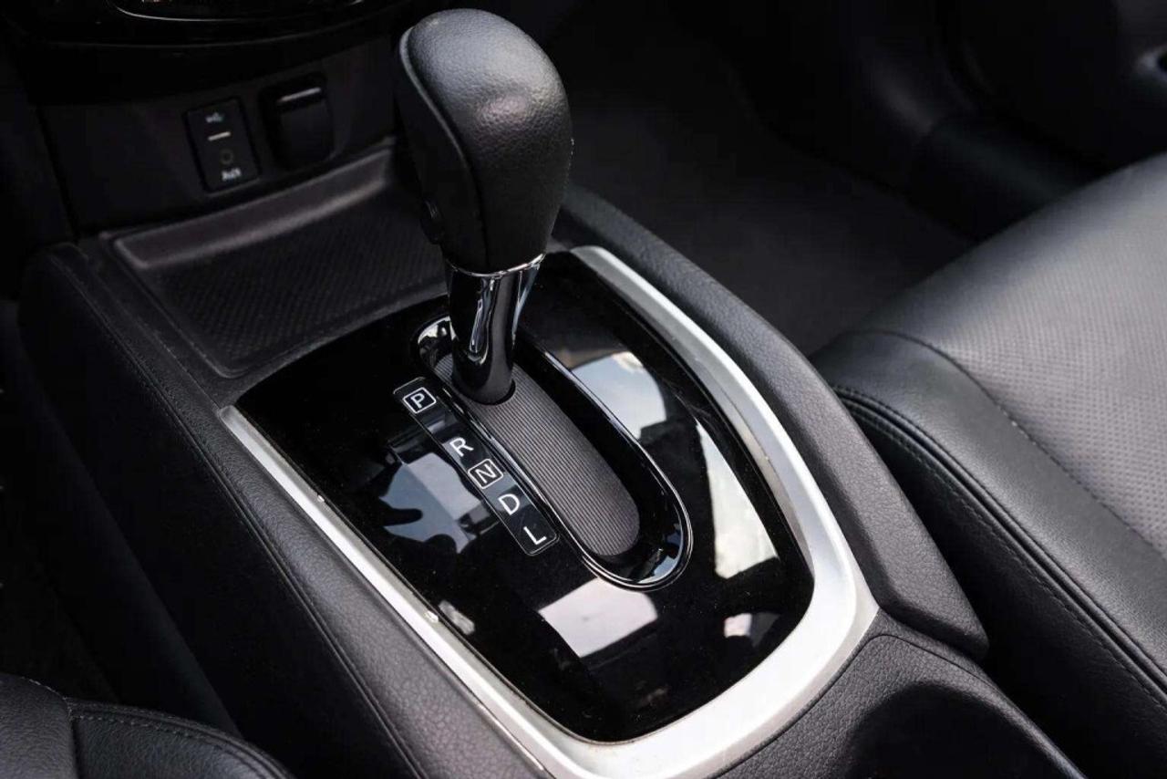 2015 Nissan Rogue SL AWD Photo