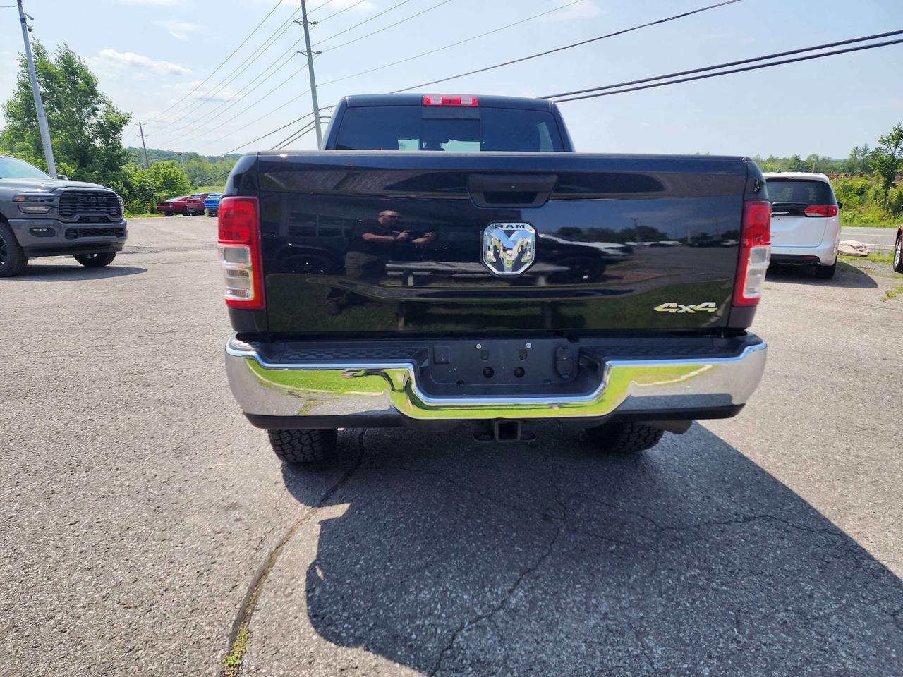 2022 RAM 2500 Tradesman Photo3