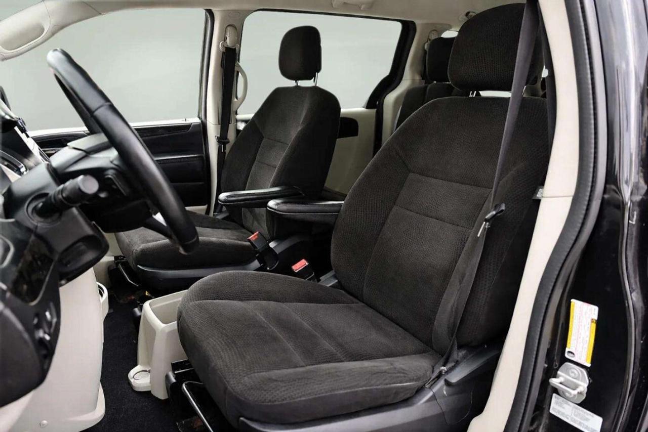 2015 Dodge Grand Caravan SXT Photo