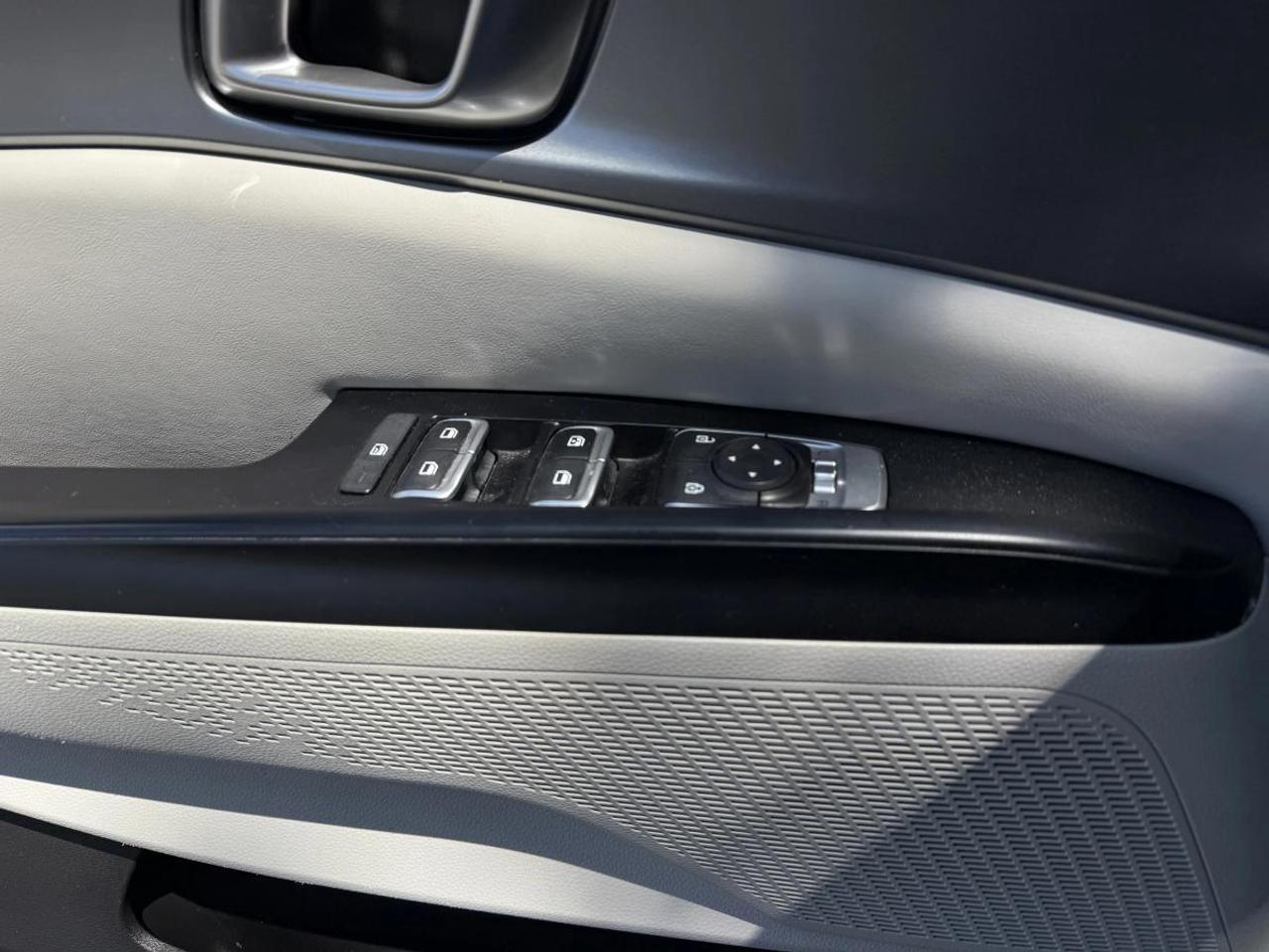 2023 Kia Carnival LX FWD Photo