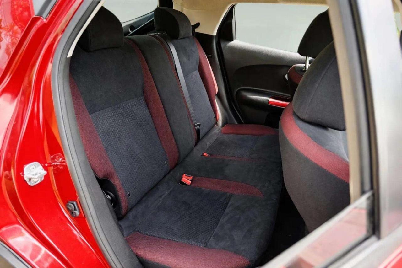 2016 Nissan Juke SV FWD Photo