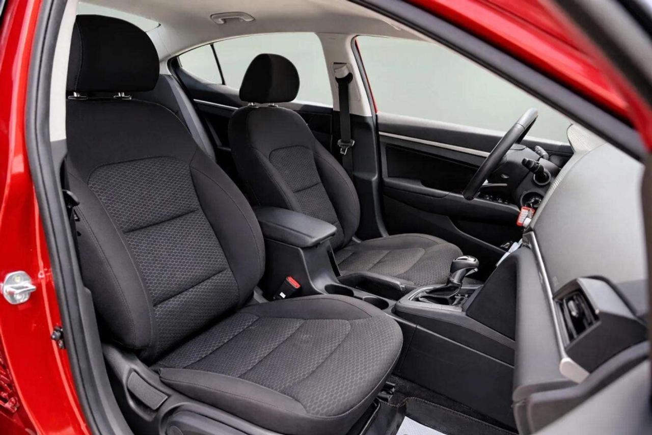 2020 Hyundai Elantra Preferred IVT Photo