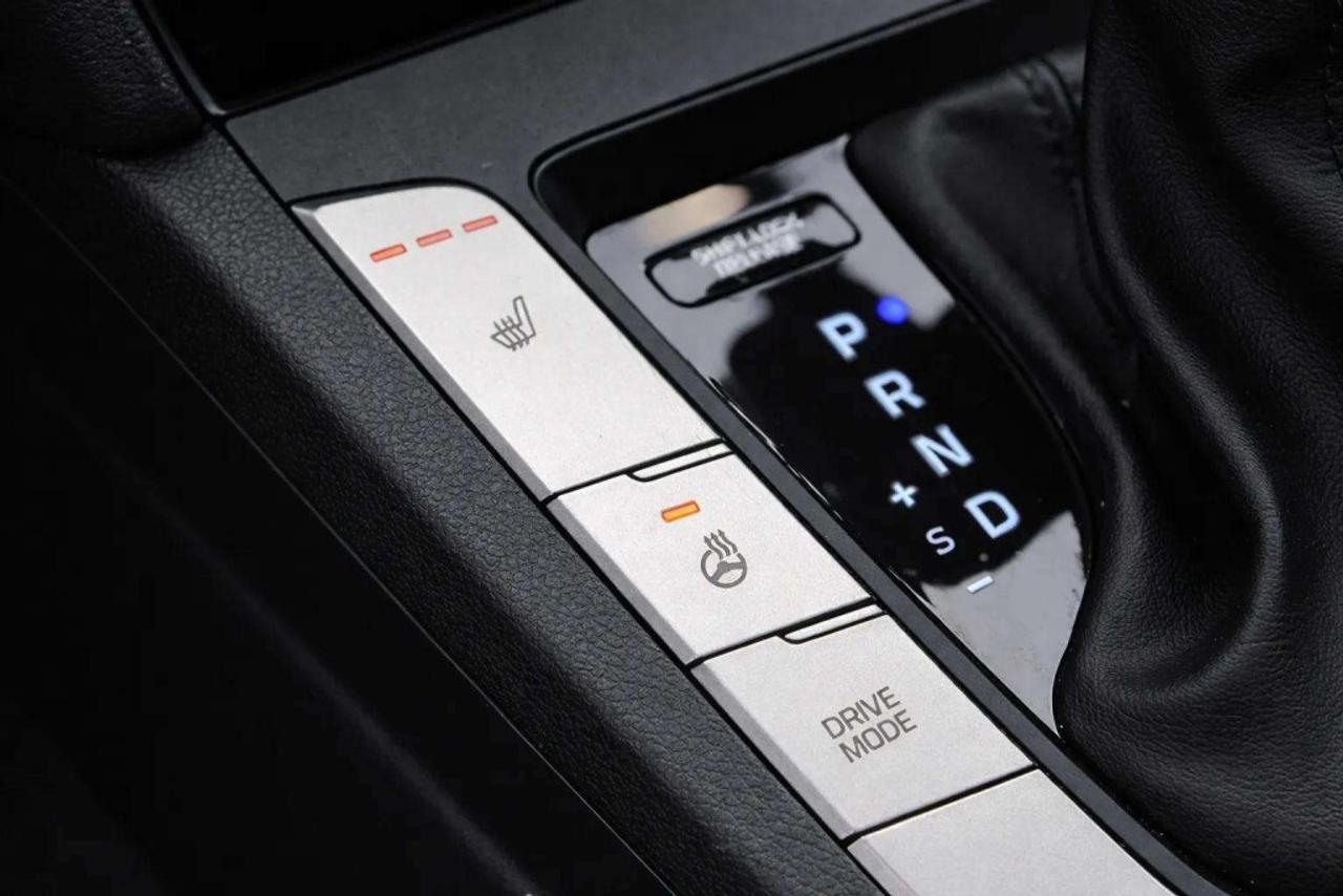 2020 Hyundai Elantra Preferred IVT Photo
