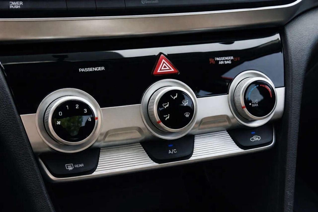 2020 Hyundai Elantra Preferred IVT Photo