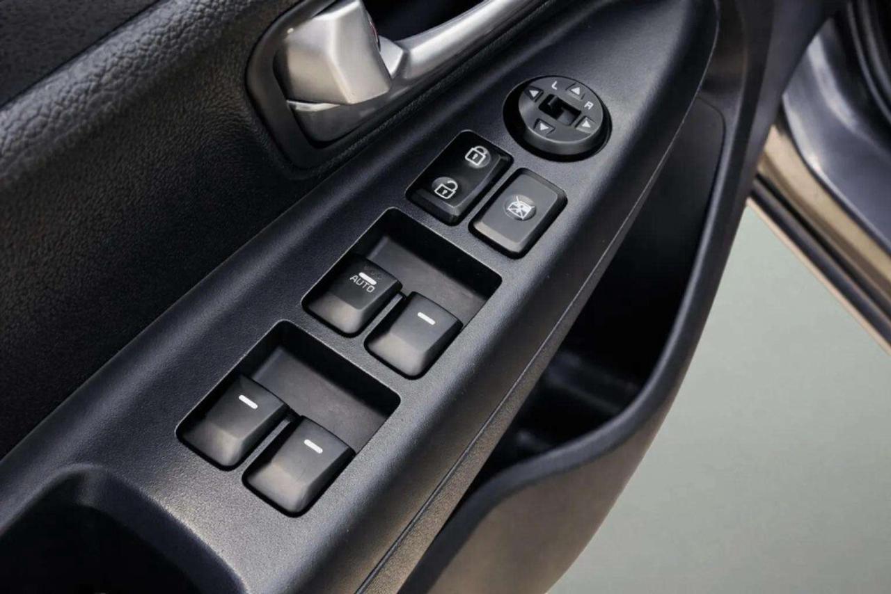 2016 Kia Rio LX  Sedan Manual Photo
