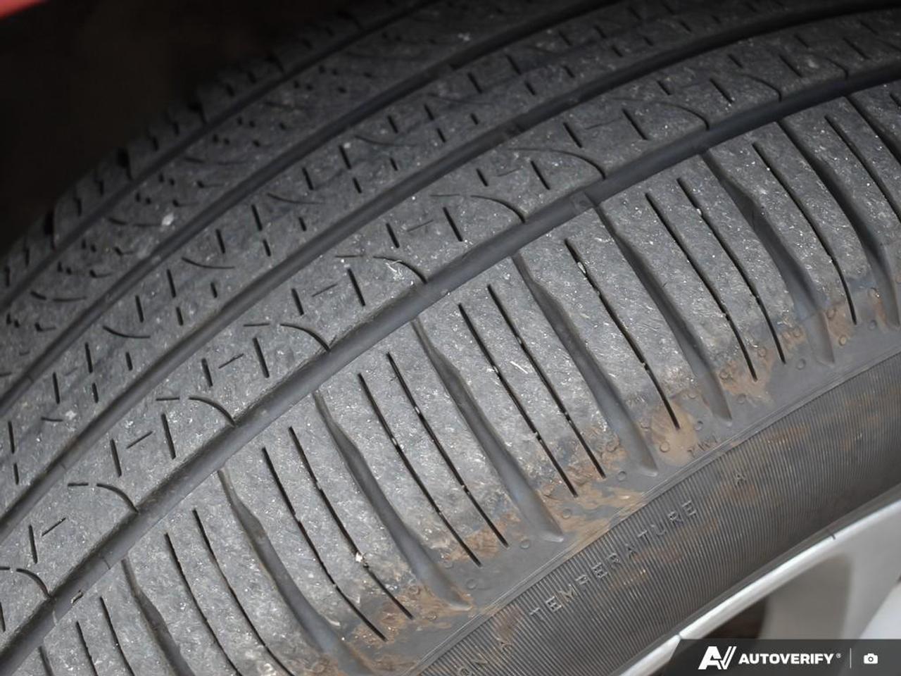 2026 Chrysler Pacifica Limited Front-Wheel Drive Passenger Van Photo