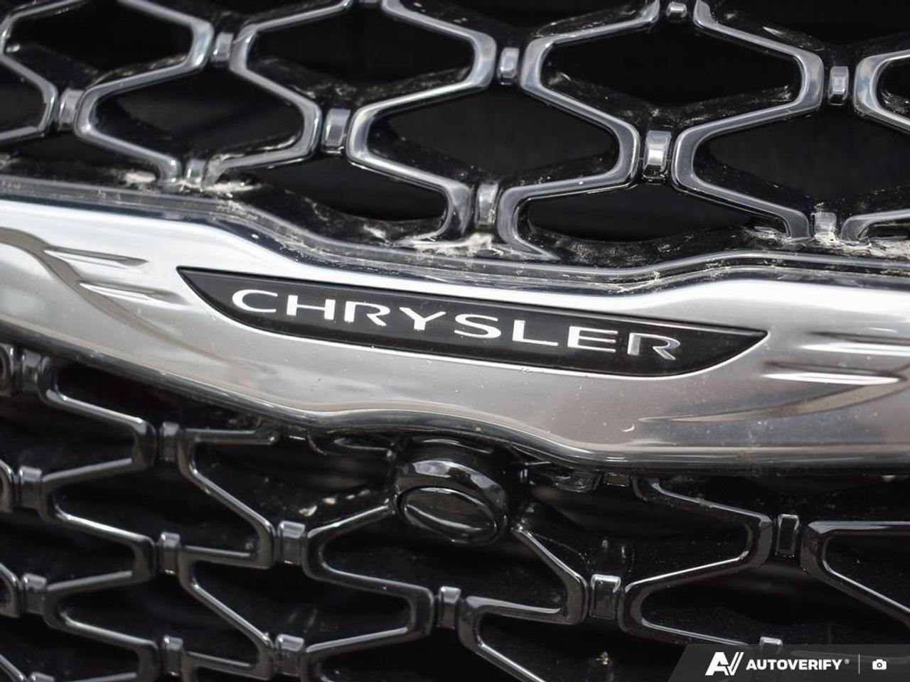 2026 Chrysler Pacifica Limited Front-Wheel Drive Passenger Van Photo