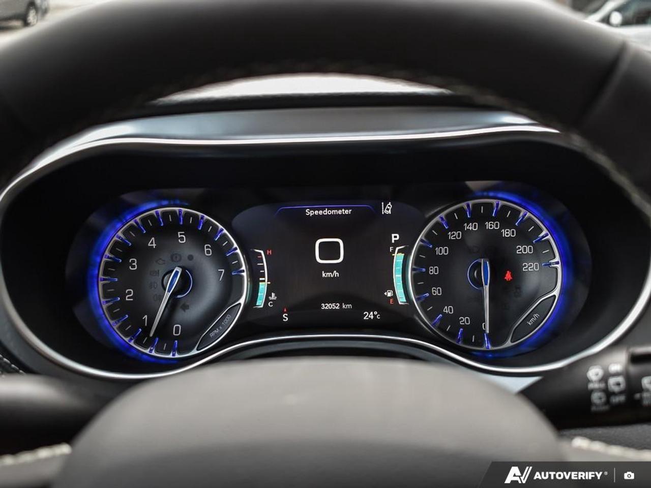 2026 Chrysler Pacifica Limited Front-Wheel Drive Passenger Van Photo