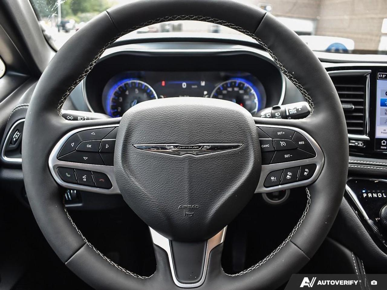 2026 Chrysler Pacifica Limited Front-Wheel Drive Passenger Van Photo
